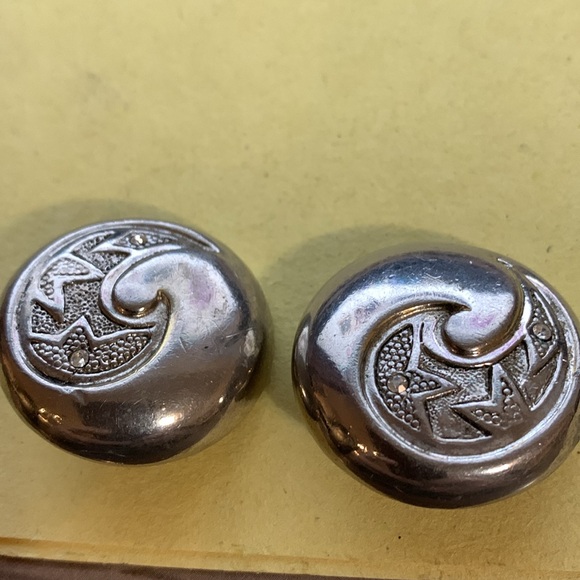 Vintage clip on earrings* - Picture 2 of 4